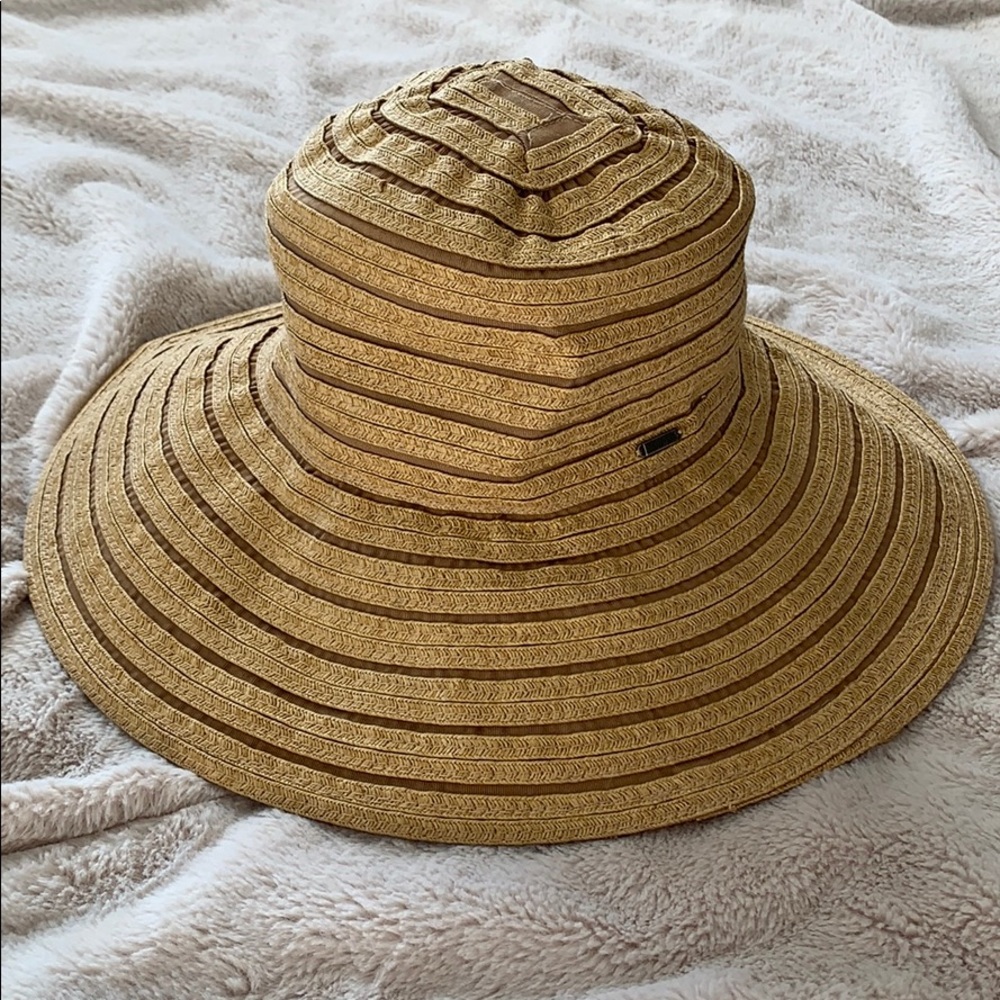 ❣️ Nine West Beach Hat!